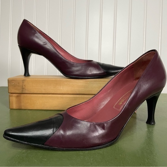 Sergio Rossi Shoes - Sergio Rossi Pointy Toed Heels in Plum & Black Leather *Italy*